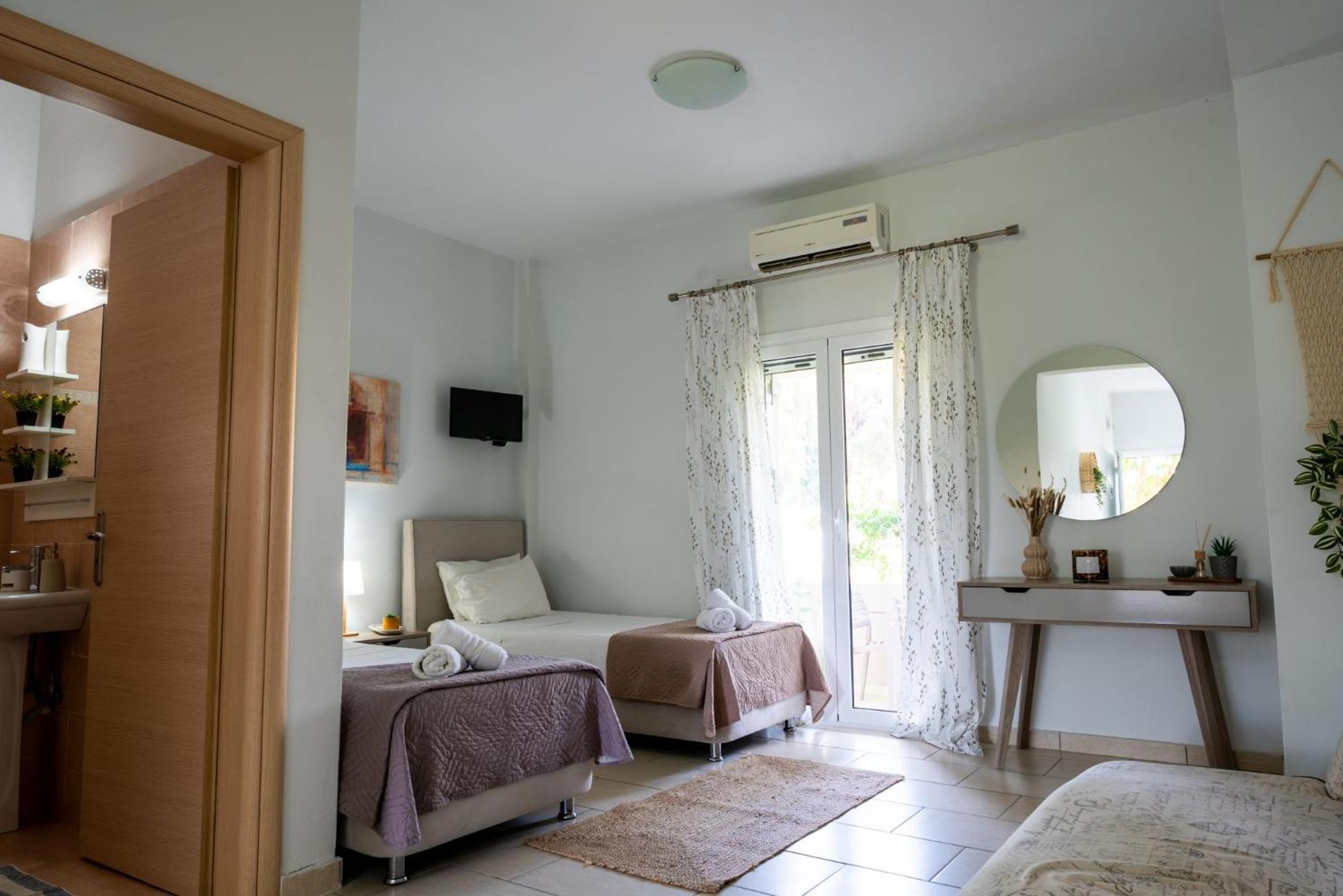 Tesys Studios And Apartments Лаганас Стая снимка